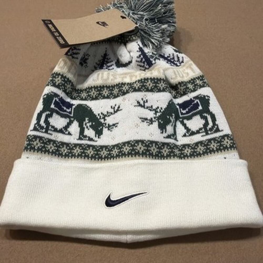 NWT Nike Peak Winter Wonderland Beanie Adult Unisex One Size HV7024-133